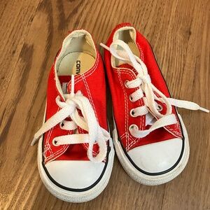 Toddler converse allstars size 6